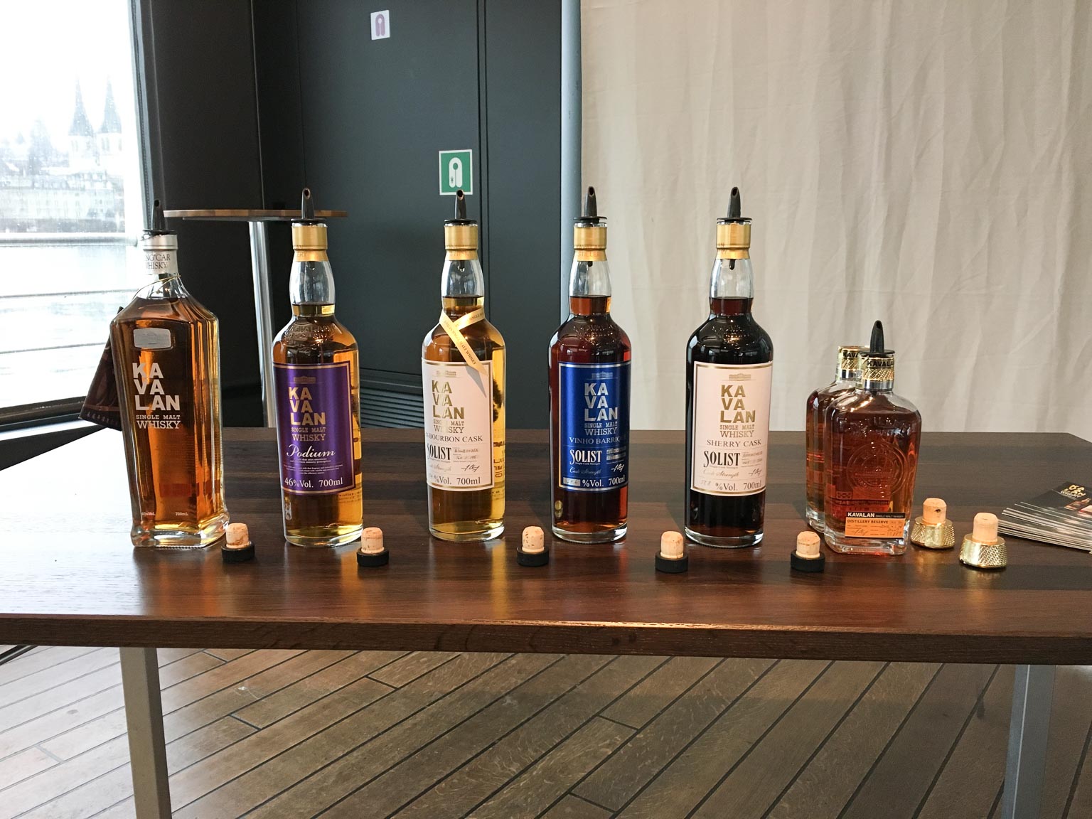 Kavalantasting beim Whiskyschiff